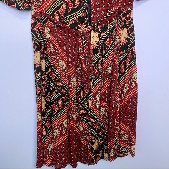 MinkPink Mini Dress Short Sleeve Boho Red Black Floral Patchwork Size Small - Picture 8 of 8